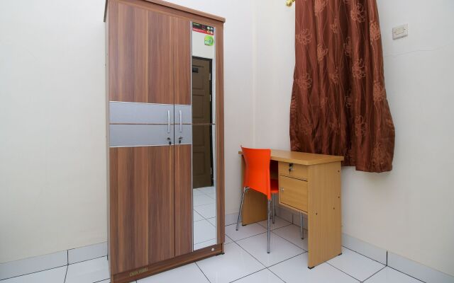 雅加达艾莉艾可回教肯班甘DPR佩巴蒂布落克C70酒店(Airy Eco Syariah Kembangan Dpr Pribadi Blok C 70 Jakarta)