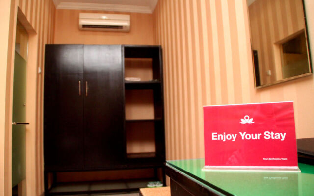 ZEN Rooms Sedati Juanda