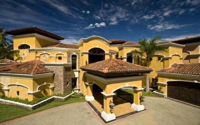 Mediterranean-style Flamingo Mansion Offers the Ultimate in Beachfront Luxury