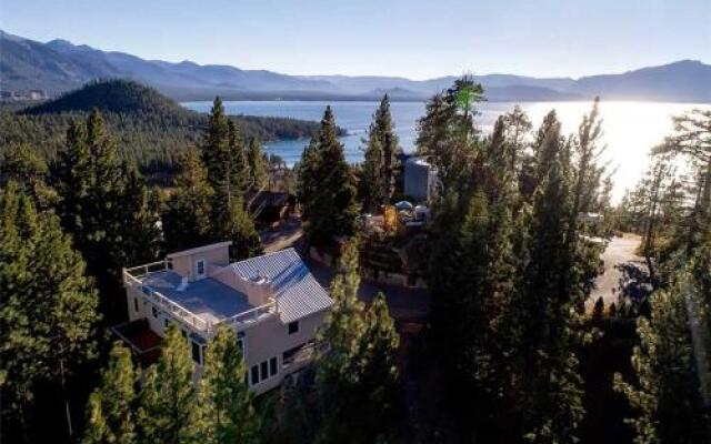 Lookout Lodge by RedAwning