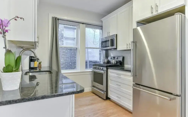 Gorgeous 4BR Apt in North End by Domio