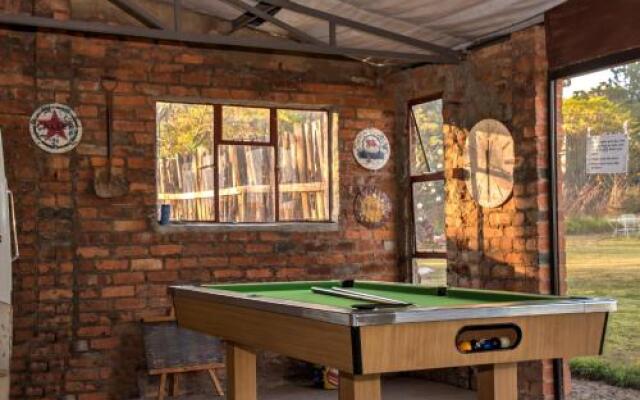 Drakensberg Bush Lodge and Backpackers