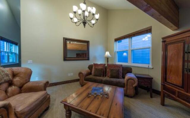 Heavenly Hillside Hangout - 3 Br Home