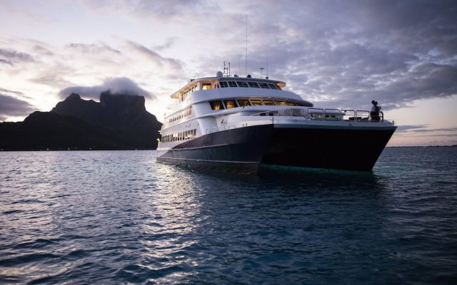 Haumana Cruises - Bora-Bora to Taha'a (Monday to Thursday)