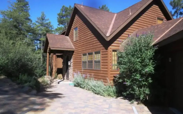 Forest Glen Lodge