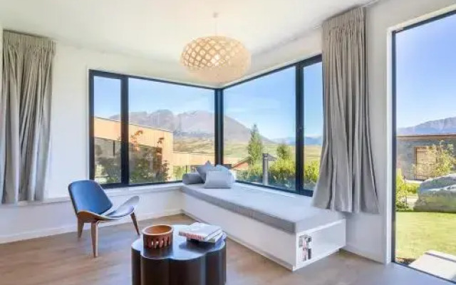 Point Vista - Queenstown Holiday House