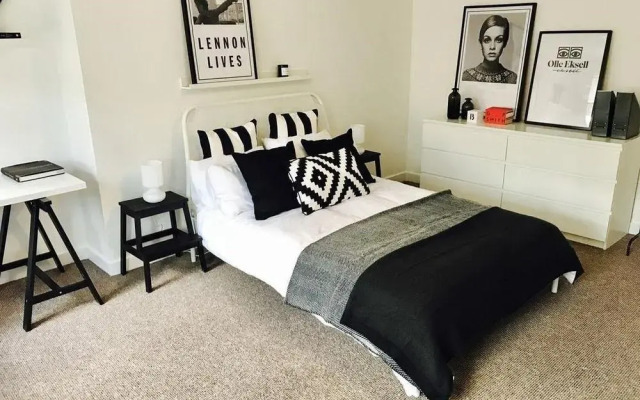 Wilston House - Old Town Penthouse