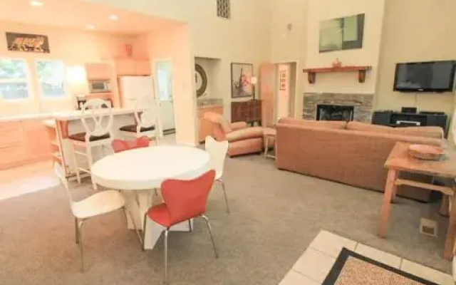 Halcyon - 2 Br home by RedAwning