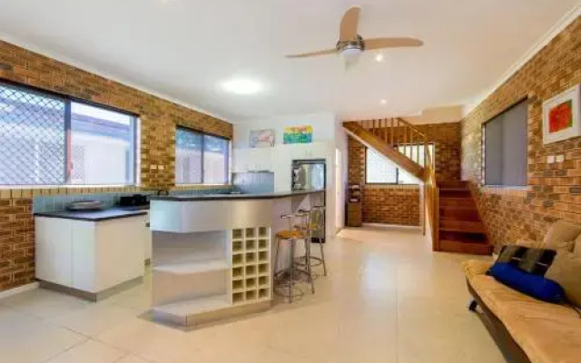 Magical holiday home - Welsby Pde, Bongaree