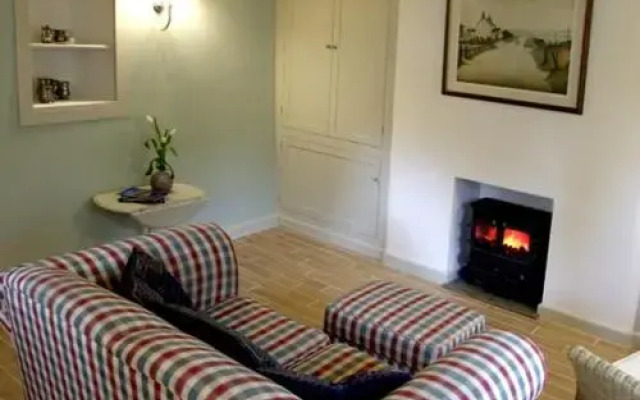 Rokeby Cottage self-catering accommodation in Hathersage, Peak District, Derbyshire