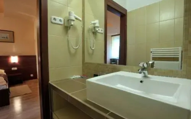 Tópart Hotel