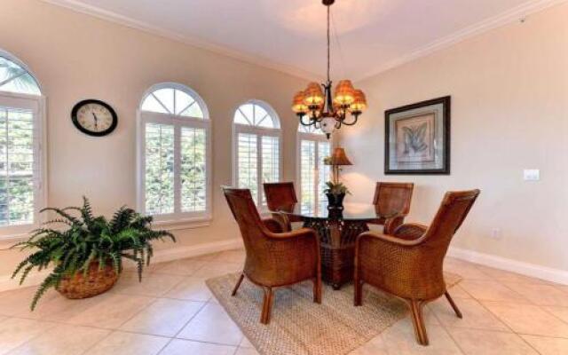 La Casa Denton by RedAwning