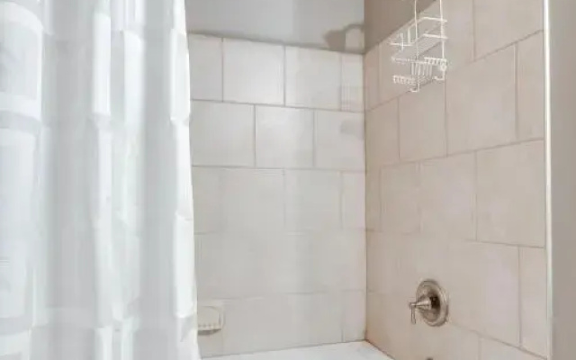 3BR Gated Nashville Townhouse by RedAwning