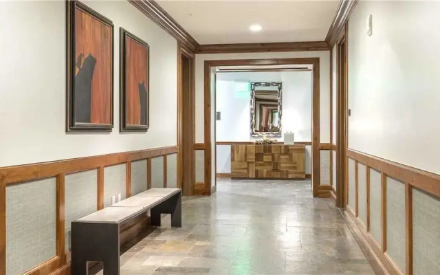 Ritz Carlton Vail #4 4 Br Condo