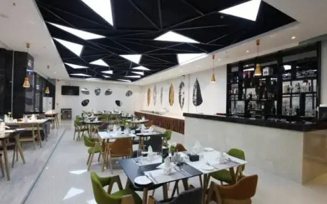 ZMAX Hotels Beijing Linheli Metro Station