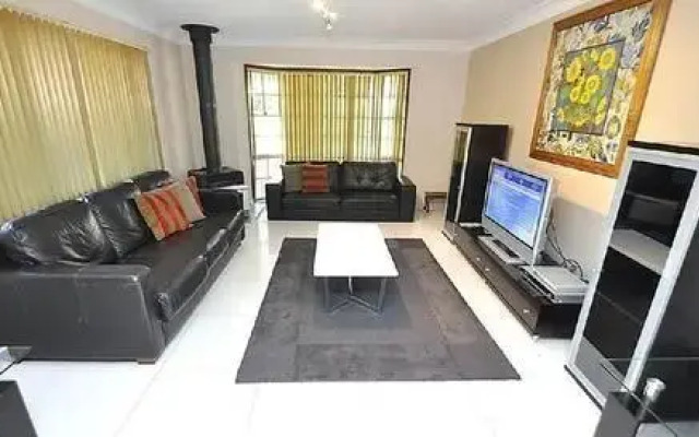 Castle Hill 60A Gil Furnished Apartment
