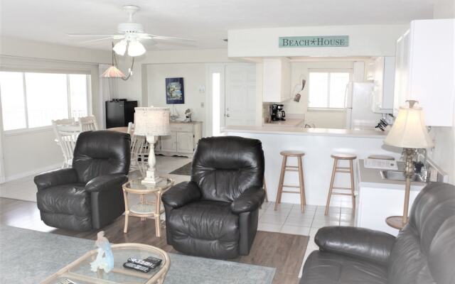 Jamaica Royale 402 - 2 Br Condo