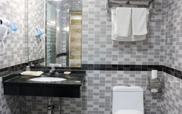 Super 8 Hotel Weihai JingQuDaQing Road