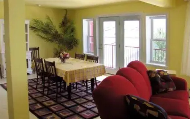 Crate & Cargo Suite 3