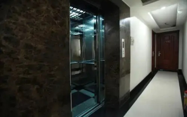 Lucky Star Hotel 146 Nguyen Trai