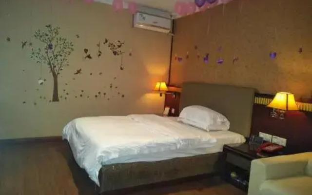 Guangyuan Hotel (Yellow River Fashion City Shop, Humen Pedestrian Street, Dongguan)