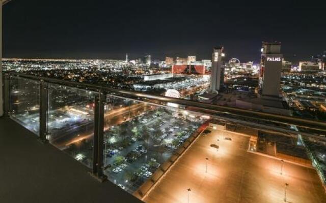 Palms Place - 27th Floor Strip View Studio