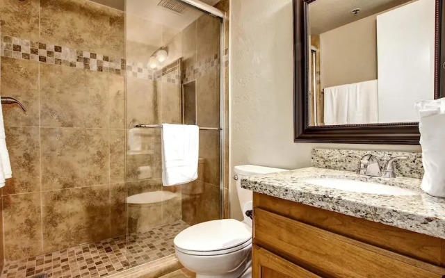 SLS Casa Requena with FREE Heated Pool & Spa.