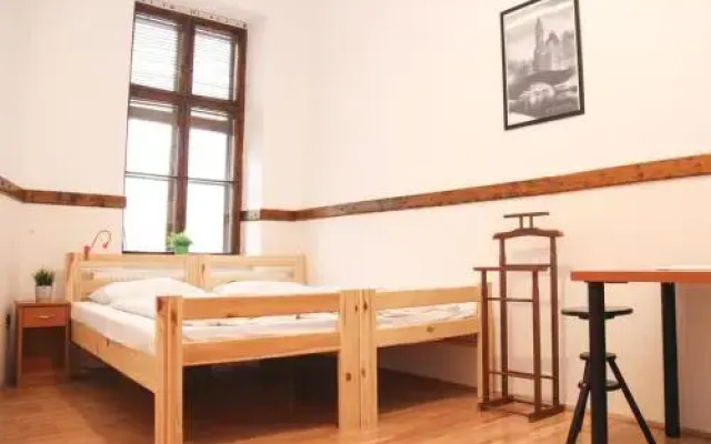 Walking Bed Budapest Hostel