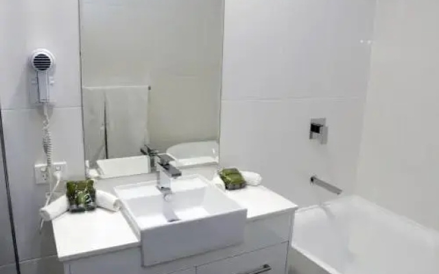 Cooktown Harbour View Luxury Apartments