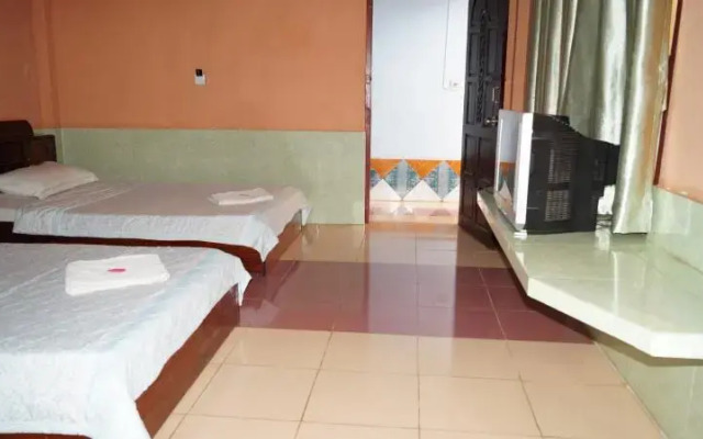 Mary 2 Hotel