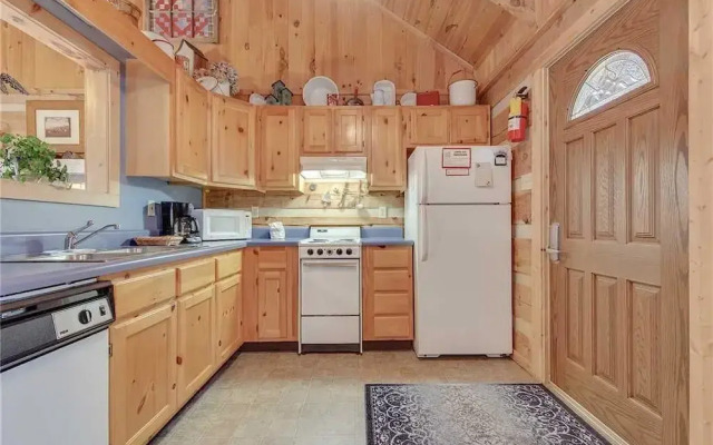 Nestled Inn- One Bedroom Cabin