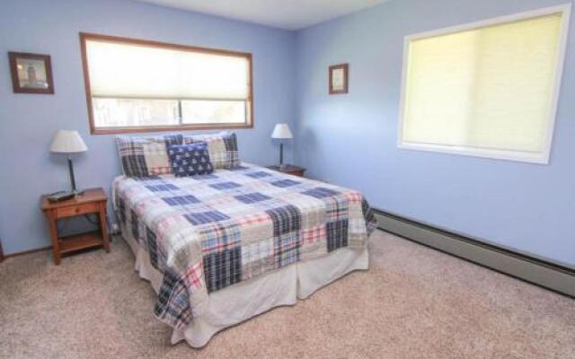 Hillside - 4 Br home by RedAwning