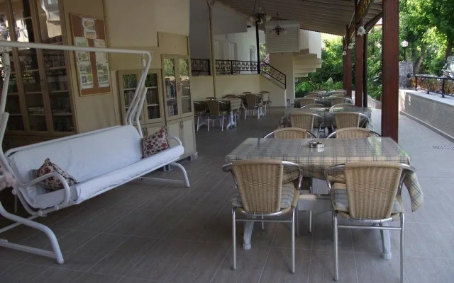 Gunes Apartments