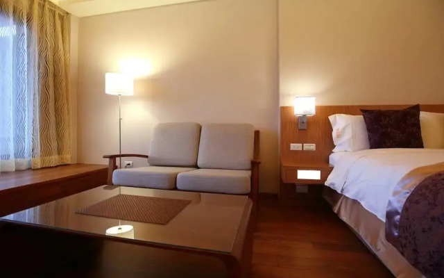 Golden Paddy Hostel