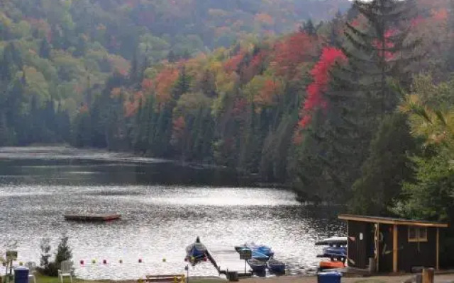 Yourtes et Huttes Du Lac Castor