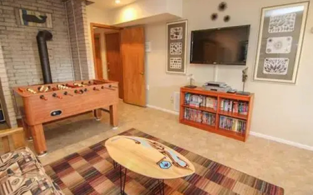 Captains Quarters - 3 Br home by RedAwning
