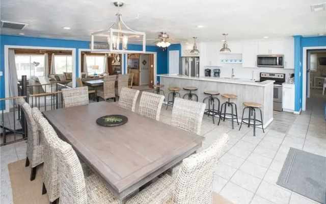 Dancing In The Moonlight - 6 Br Home