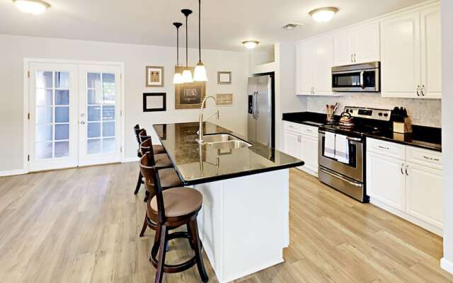 E Vernon - 4 Br Home