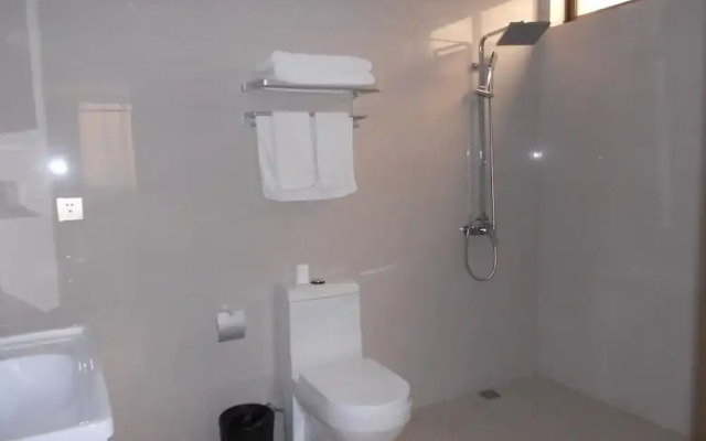 Qin Huang Hotel