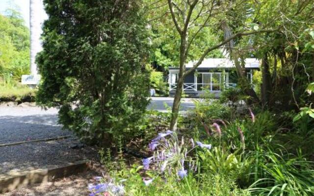 Central Cottages