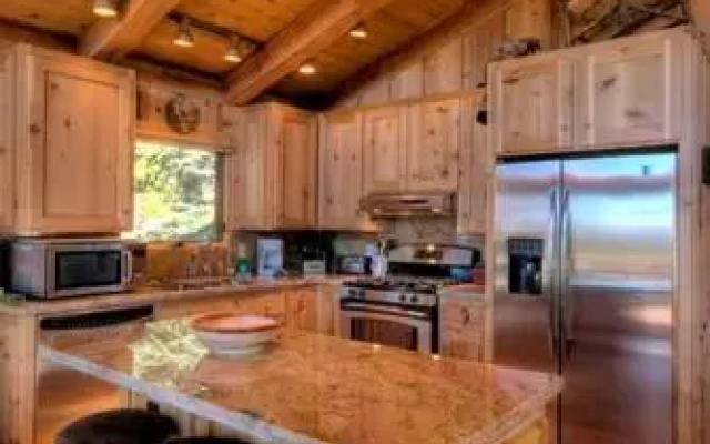 Tash Luxury Vacation Rental by RedAwning