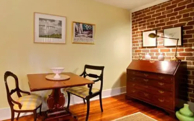 Jones Street Retreat