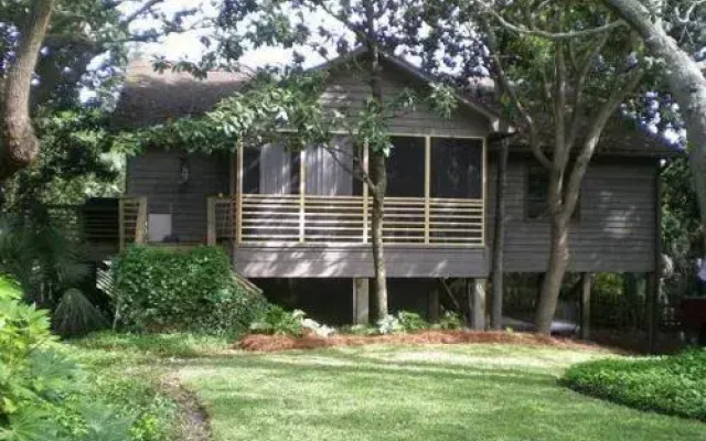 306 W Cooper-Cozy Cabana
