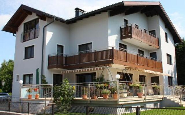 Ferienwohnungen Fam. Schnöll