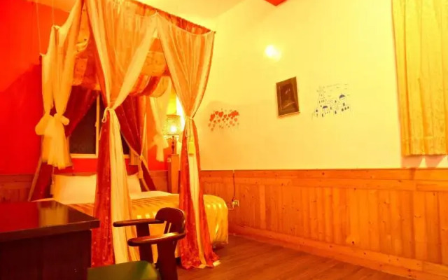 Firefly Homestay B
