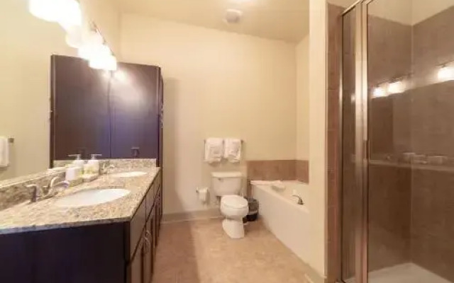 Luxury Parkside Condos by Hosteeva