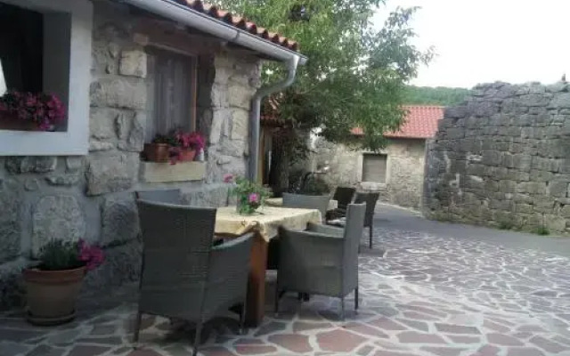 Hostel Xaxid, turistična nastanitev, Dušan Bitenc s.p.