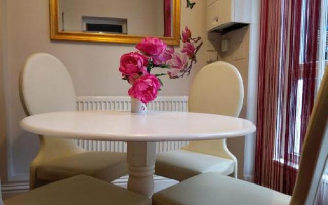 Luxurious Hammersmith Apartment