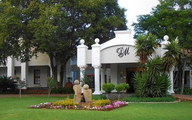 Delectus Manor