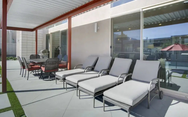 Immaculate Palm Springs House by RedAwning